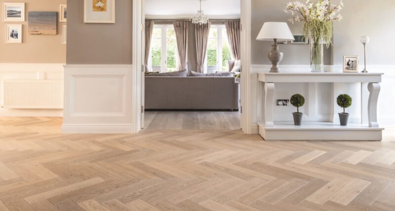 Renaissance Herringbone Oak Lippi